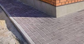 Укладка плитки на отмостку: Цена от 837 руб. в Новотроицке от ТротуарнаяПлитка
