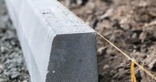 Установка бордюров для тротуарной плитки в Новотроицке - цена от 837 руб.