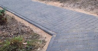 Укладка тротуарной плитки на основание в Новотроицке в октябре