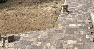 Профессиональная укладка тротуарной плитки на клей в Новотроицке в октябре