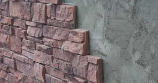 Качественная отделка цоколя фундамента снаружи в Новотроицке в октябре