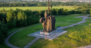 Благоустройство памятников в Новотроицке от 942 руб. – компания ТротуарнаяПлитка