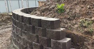 Установка подпорной стенки в Новотроицке в октябре